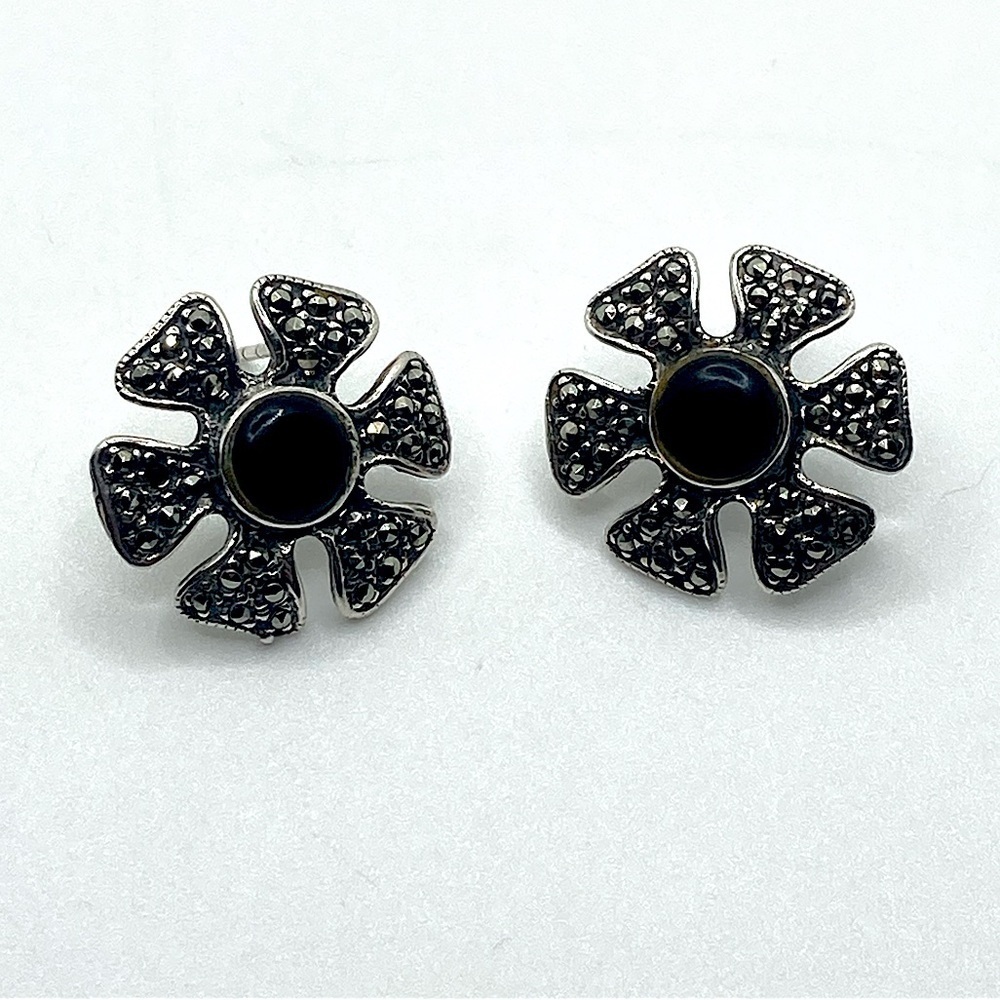 Vtg Sterling Onyx & Marcasite Floral Flower Stud Earrings .8”